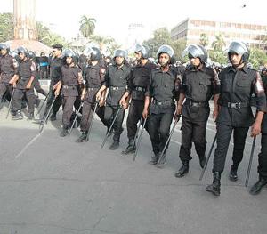 Cairo police raided non-governmental organizations over<br>funding in 2011. <br>(Photo: Courtesy <a<br>href="http://www.alarabiya.net/articles/2011/12/29/185234.html"><br>www.alarabiya.net</a>)